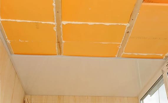 Утепление потолка на балконе зимой