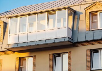 Монтаж зависимой крыши с остеклением